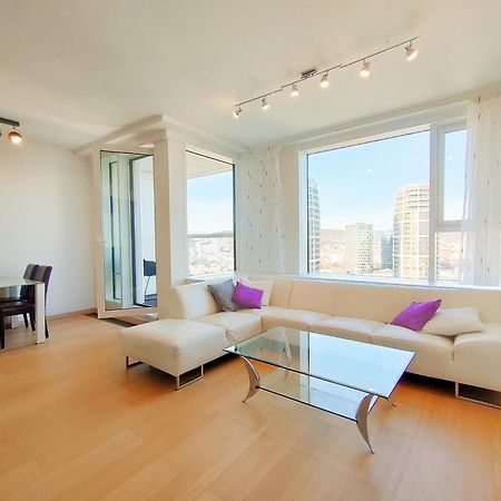 Sag Romantic 22 Floor Panorama City Free Parking Free Wifi 브라티슬라바 외부 사진