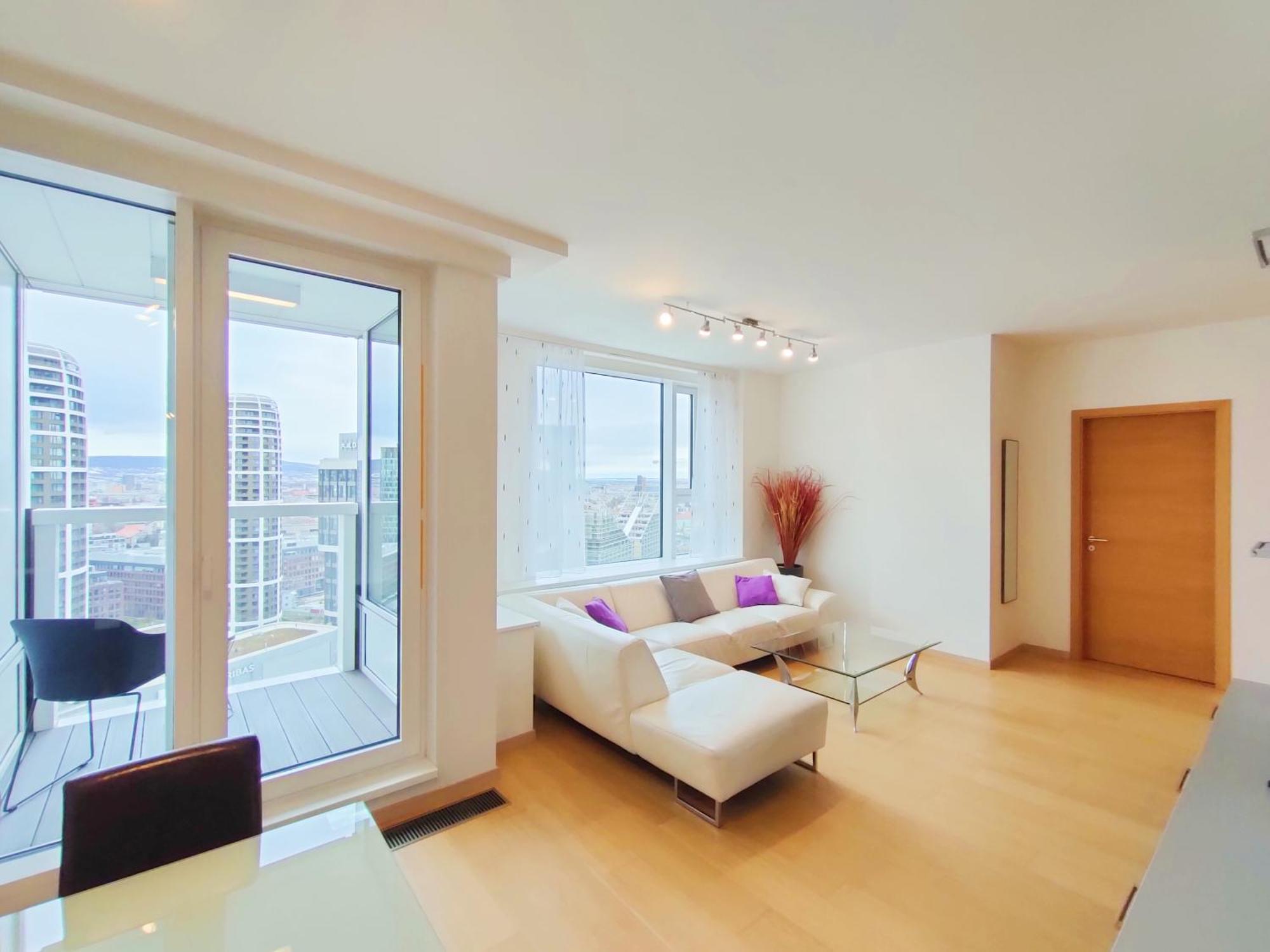 Sag Romantic 22 Floor Panorama City Free Parking Free Wifi 브라티슬라바 외부 사진