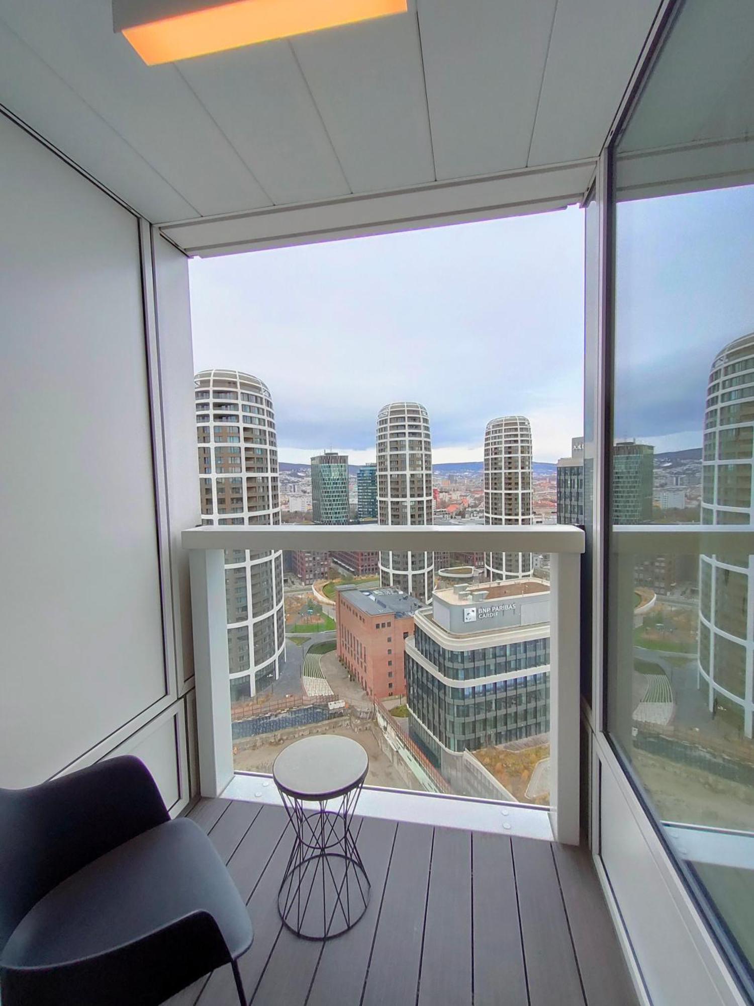 Sag Romantic 22 Floor Panorama City Free Parking Free Wifi 브라티슬라바 외부 사진