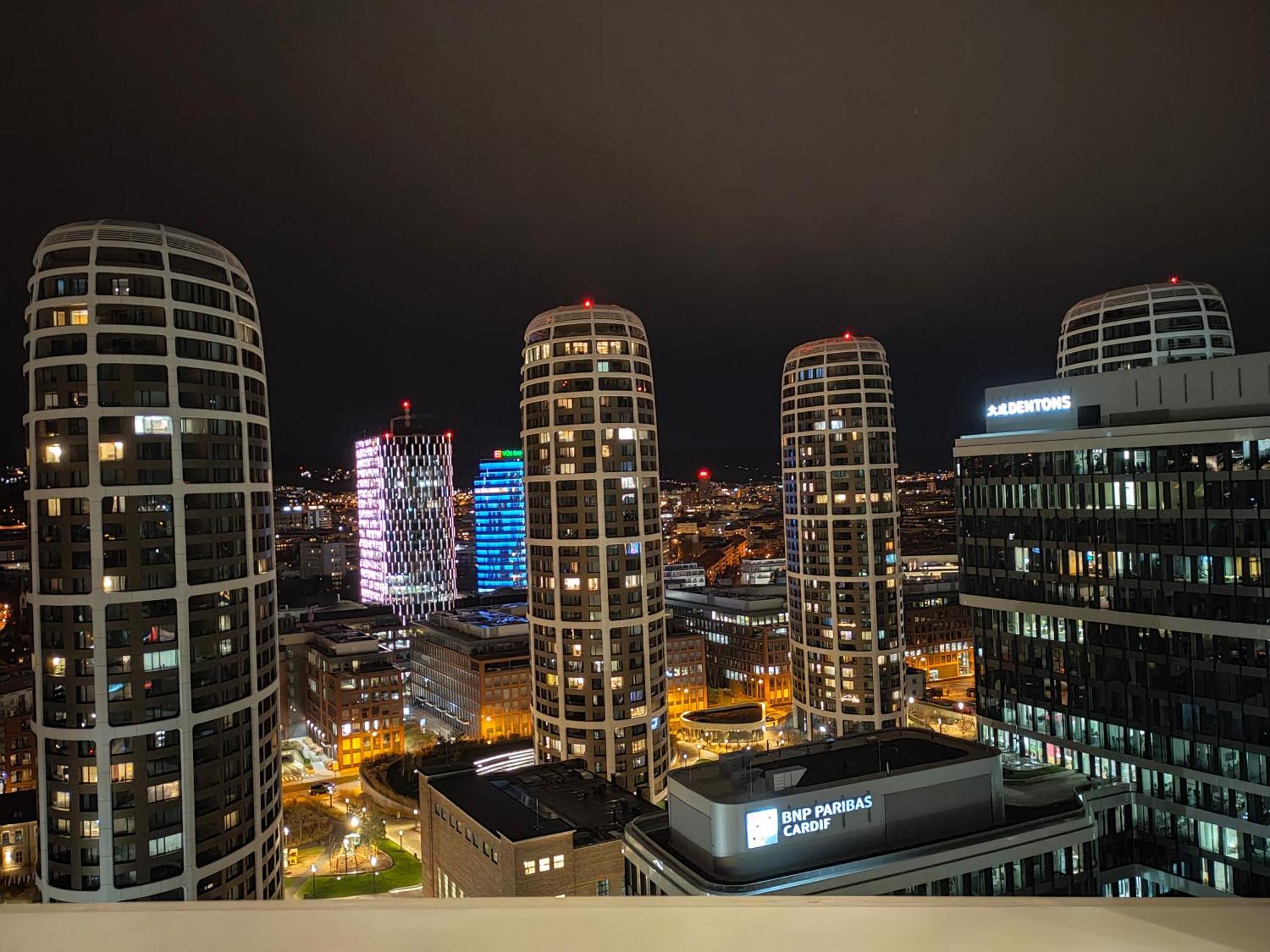 Sag Romantic 22 Floor Panorama City Free Parking Free Wifi 브라티슬라바 외부 사진